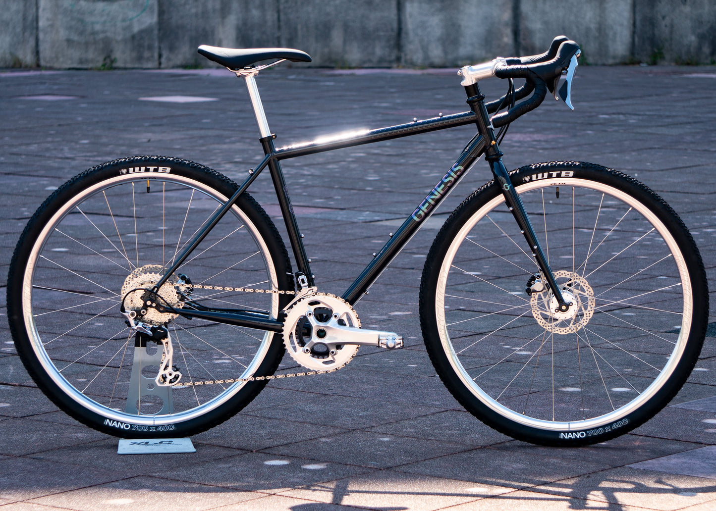 Genesis Croix de Fer 853 Gleaming Steel